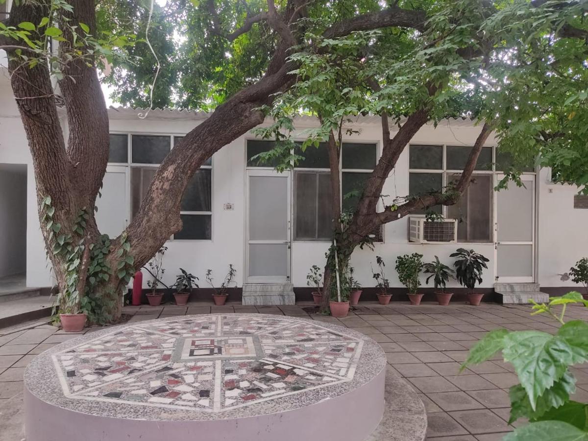 Vatika Homestay Варанаси Экстерьер фото